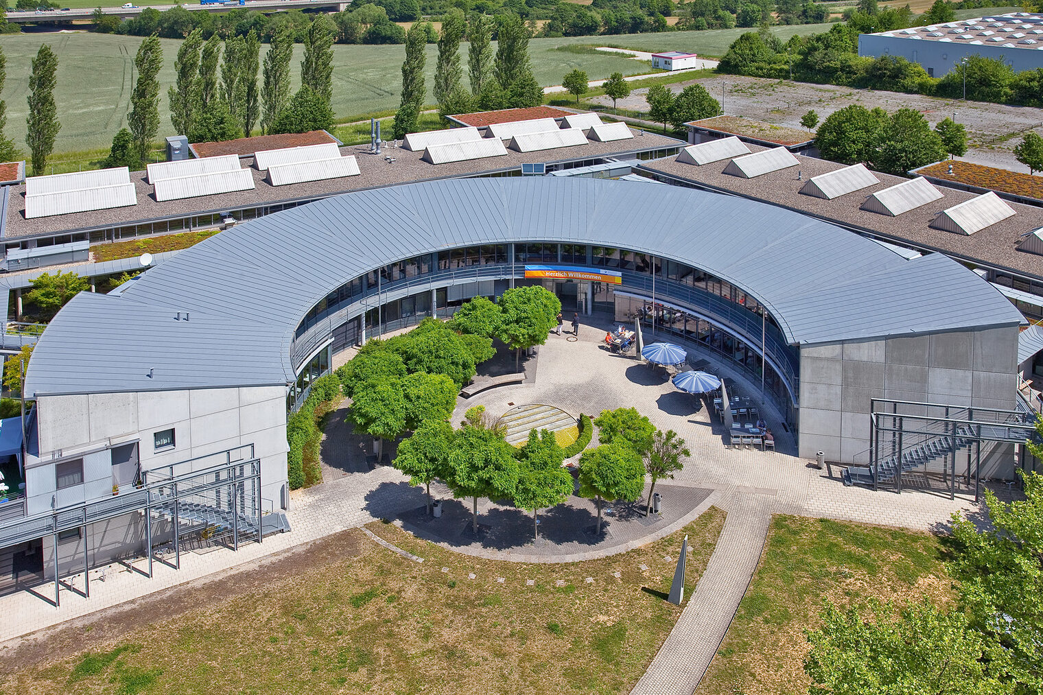Luftbildaufnahme des Bildungs- und Technologiezentrums der Handwerkskammer Heilbronn-Franken in Heilbronn