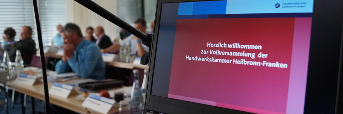 Vollversammlung, Handwerkskammer, Heilbronn-Franken, Herzlich Willkommen, Präsentation, Bildschirm, Laptop, Vortrag, Sitzung