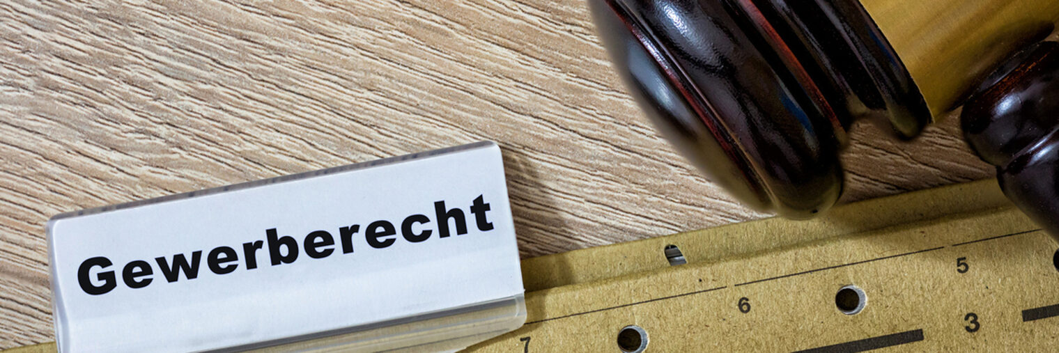 Hängemappe mit Reiter "Gewerberecht".