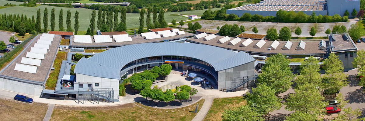 Gebäude, Bildungs- und Technologiezentrum, Böllinger Höfe, Weiterbildung, Weiterbildungszentrum, BTZ, ÜBA, Überbetriebliche Ausbildung, Panorama, Luftblick, Luftsicht