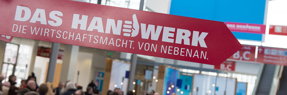 Besucherandrang in der Eingangshalle West auf der Internationalen Handwerksmesse 2016 und der Garten München 2016 Schlagwort(e): Handwerk, Handwerk & Design, IHM 2016, Internationale Handwerksmesse, Leitmesse, Messe München