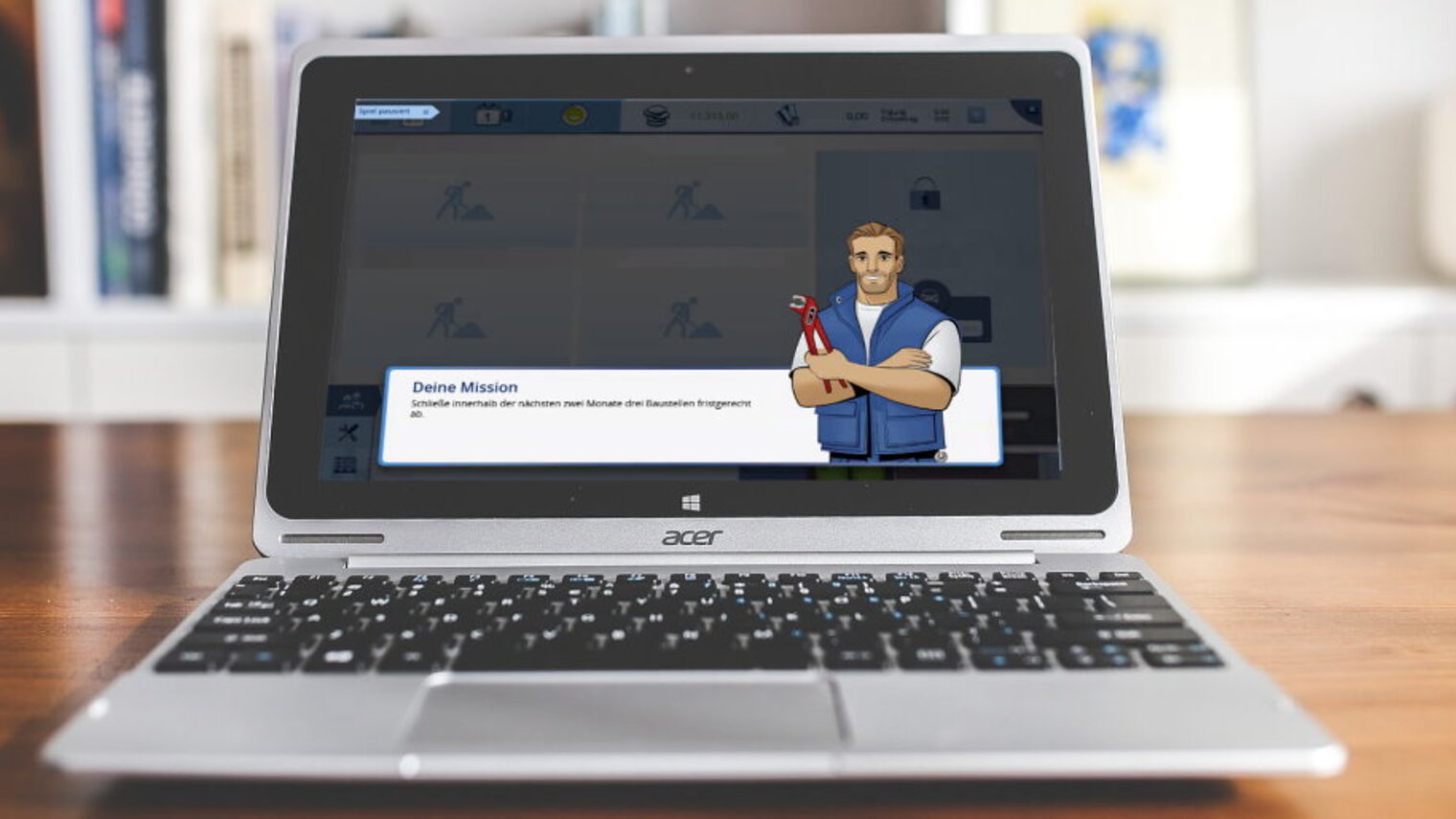 Ein Laptop steht geöffnet auf einer Holzoberfläche, im Hintergrund ein Regal. Auf dem Display ist eine Figur zu sehen.