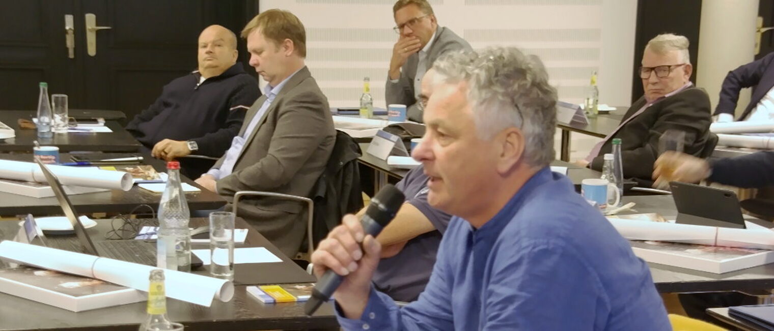 Diskussion zur Energiekrise bei der Vollversammlung.