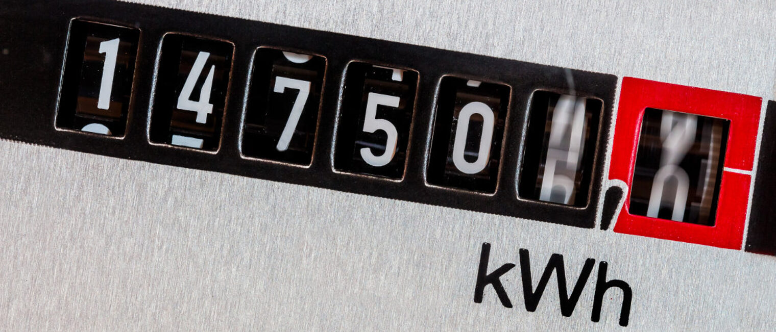EIn Stromzähler misst den verbrauchten Strom