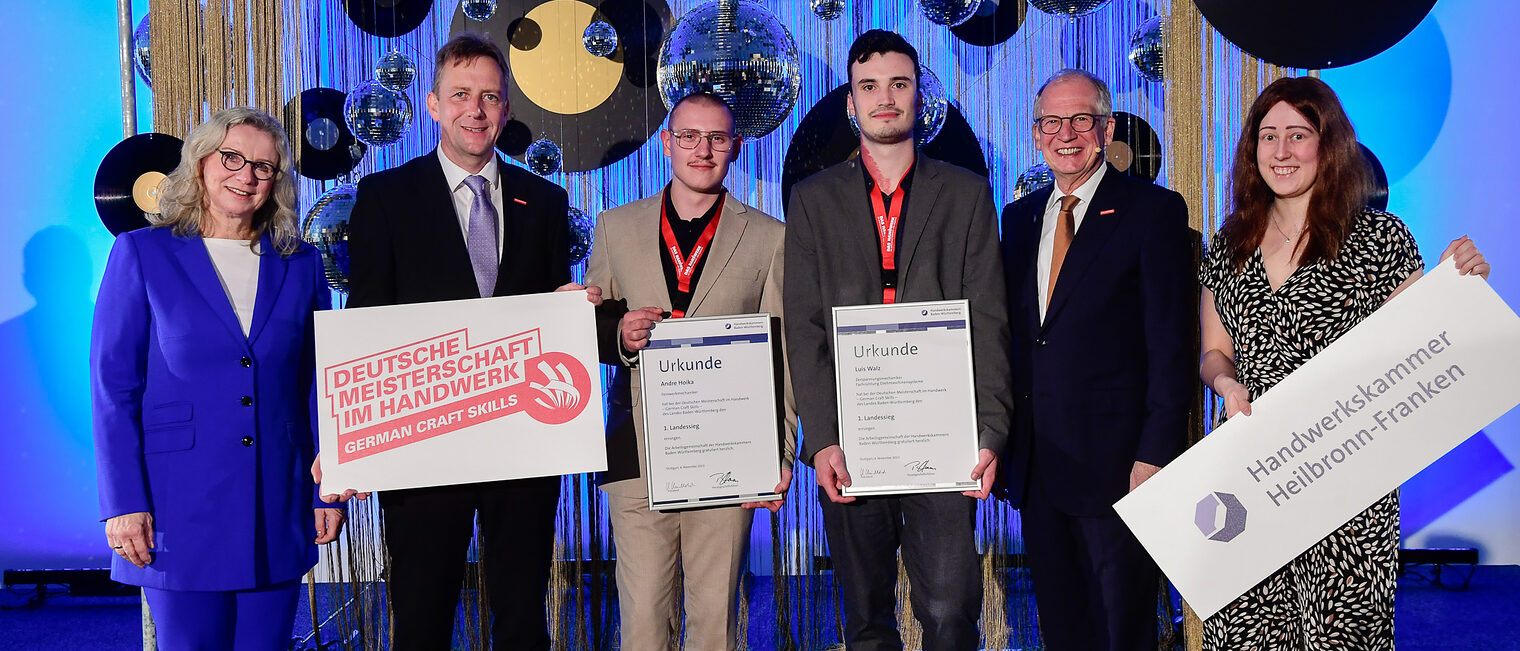 Andre Hoika und Luis Walz nahmen die Auszeichnung persönlich entgegen. 231106_DMH-Landesssieger_(c)KDBusch-2
