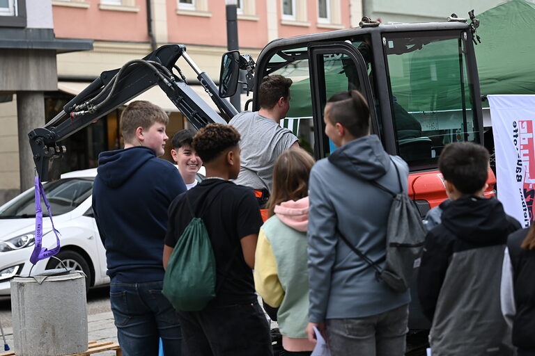 Bei der Baggeraufgabe standen die Schüler gerne an. 