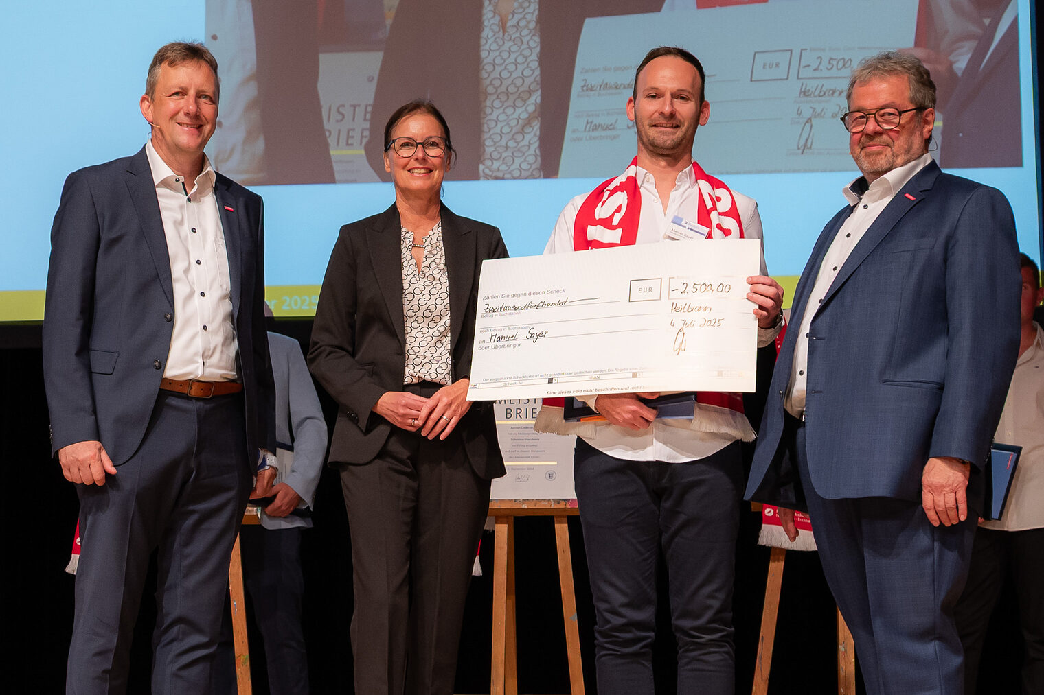 Manuel Sayer ist der jahrgangsbeste Jungmeister und erhielt den Meisterpreis 2025.