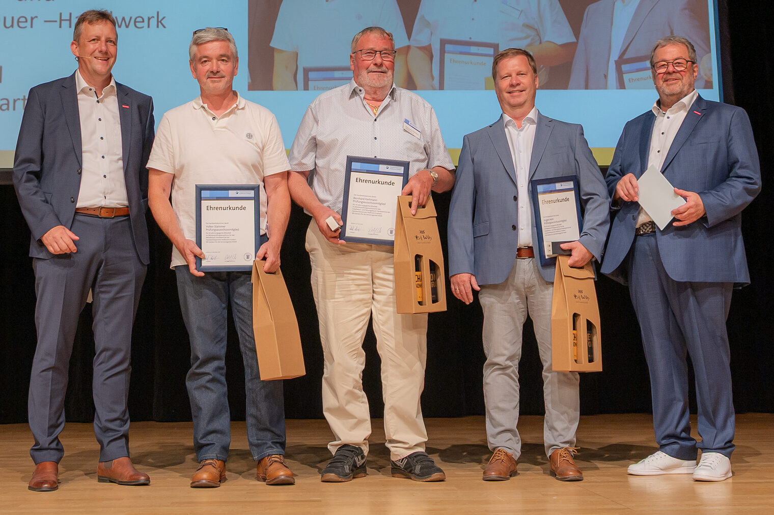 Volker Stammer, Bernhard Hartmann und Jürgen Hohl wurden für ihre langjährige Prüfertätigkeit geehrt.