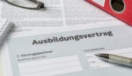 Symbolbild eines Ausbildugnsvertrages.